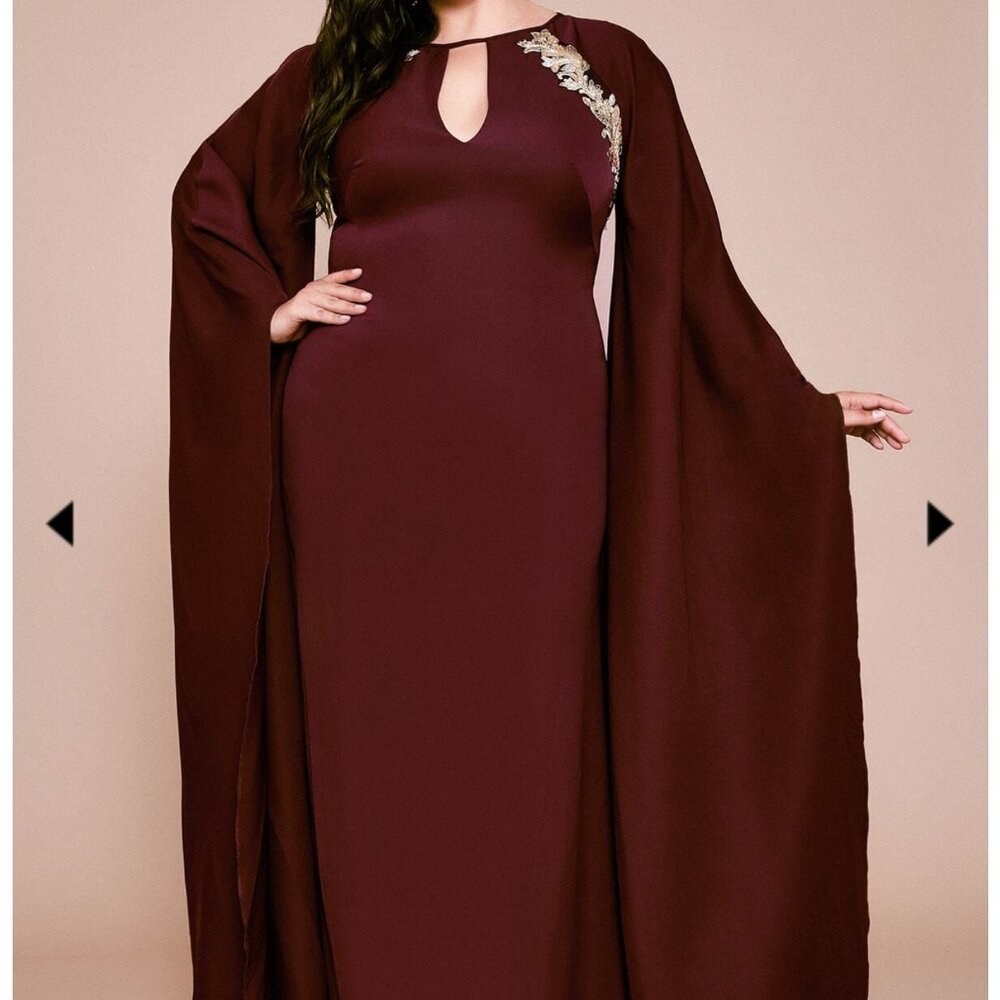 Tadashi Shoji Burgundy Crepe Keyhole Gown Size 18Q